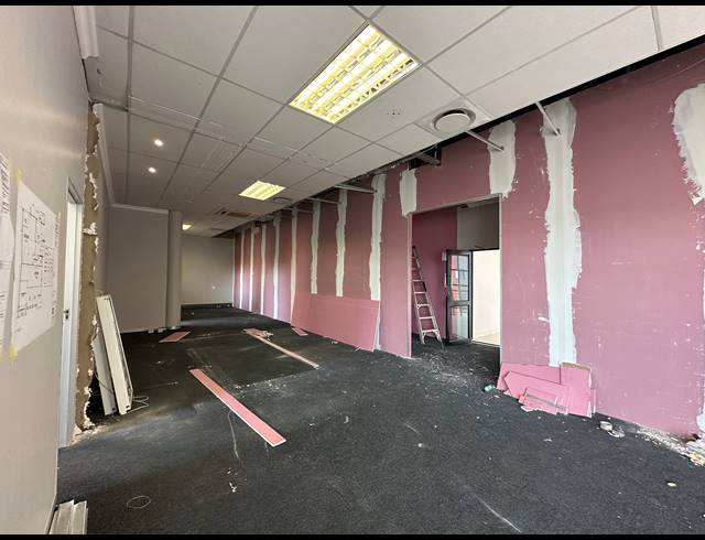 253.90M² OFFICE TO LET IN ECO PARK ESTATE